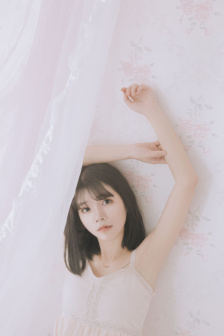 最后女警被吊起来的小说